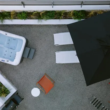 Domus Garden Apartment Kako Pinari