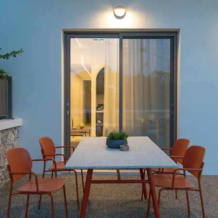 Domus Garden Apartment Kako Pinari