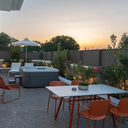 Domus Garden Apartment *