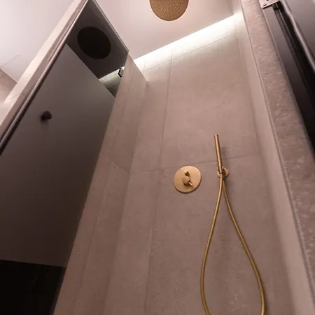 Domus Garden Apartment *